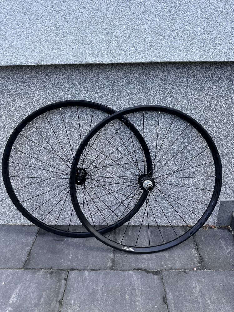 Koła szosowe Gravel Fulcrum Racing 77 DB Disc sztywne Osie Super stan