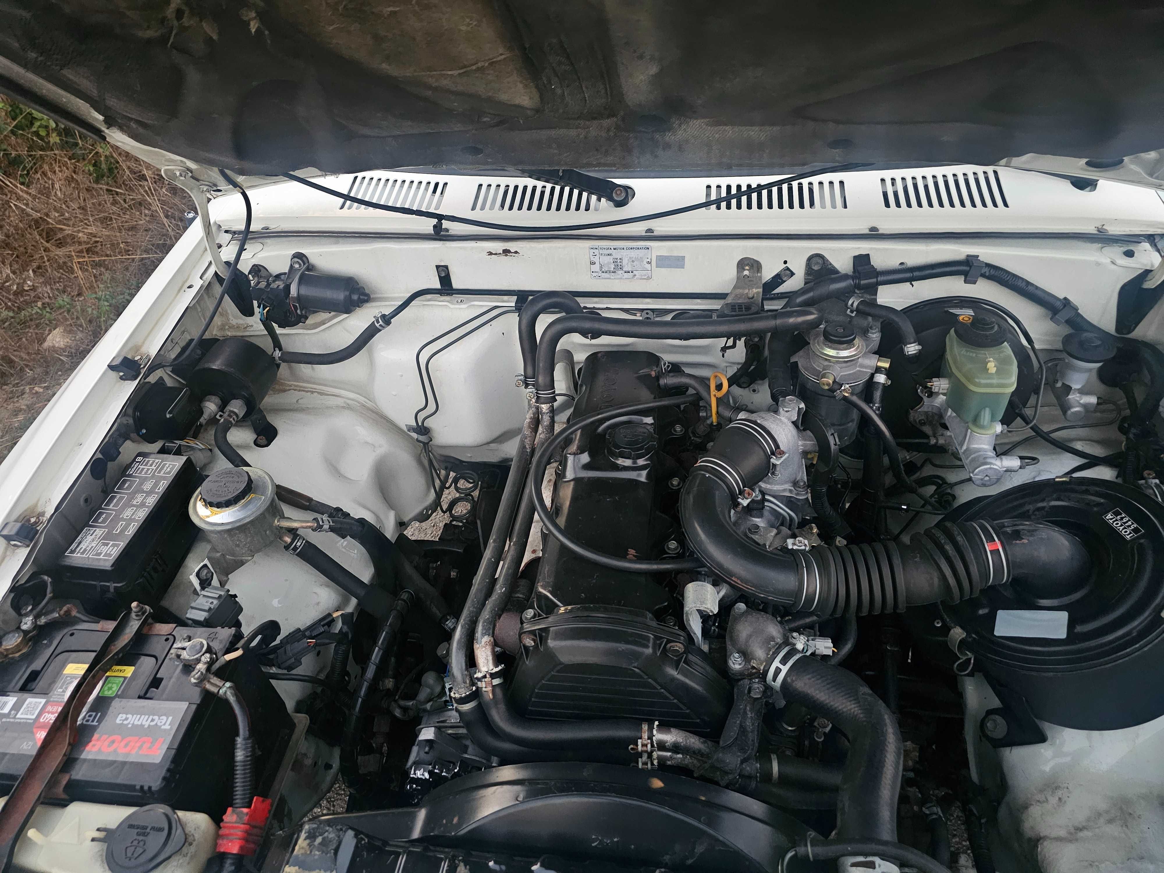 TOYOTA HILUX direção assistida