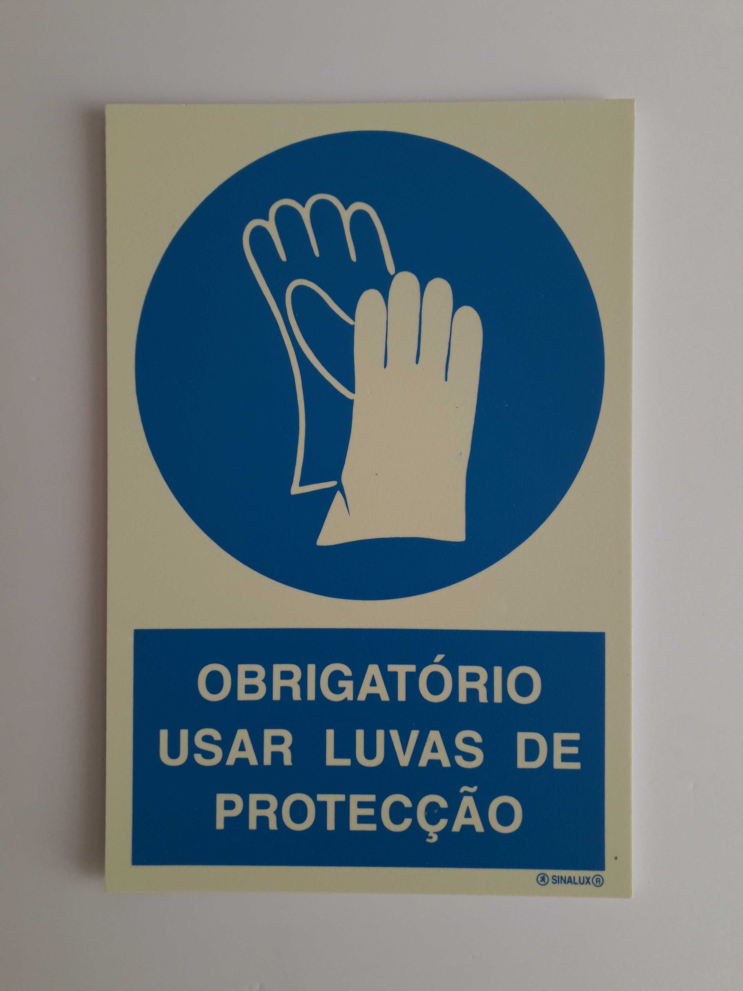 Placas de sinalização fotoluminescente NOVAS