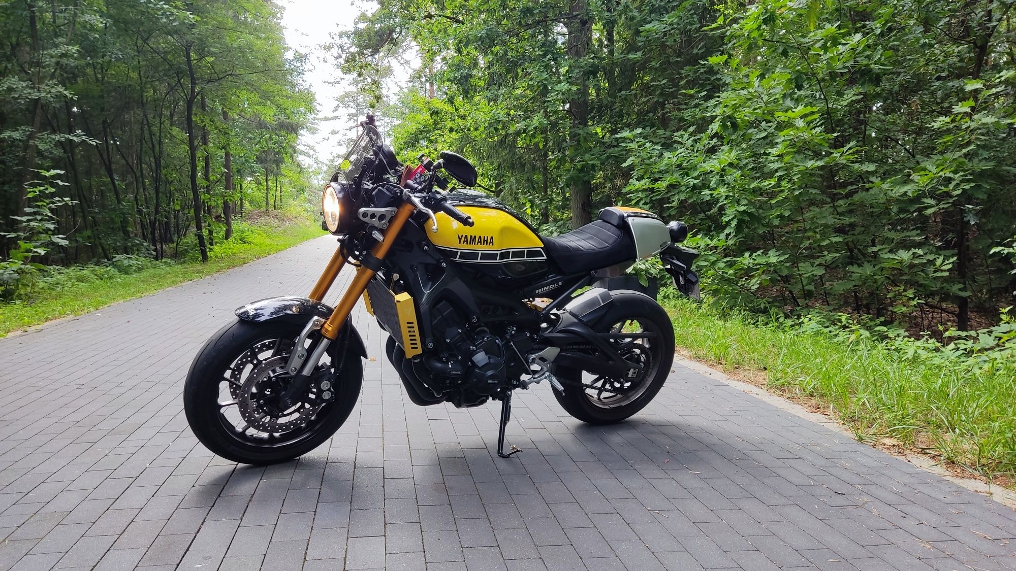 Yamaha XSR 900 (MT 09) 60th aniversary rej na A2
