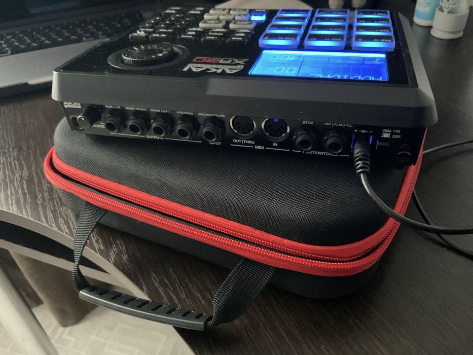 Продам beat production center Akai XR20