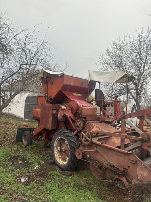 Комбайн T600S з жаткою