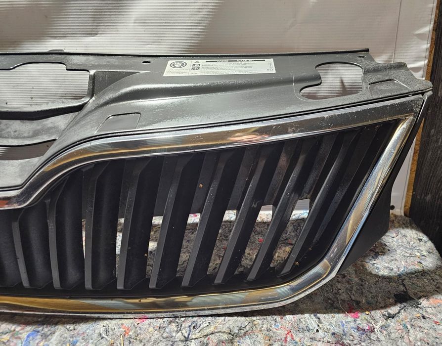 Atrapa chłodnicy grill gril wlot Skoda Rapid II 2 chrom