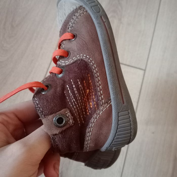 Безкоштовно ботиночки