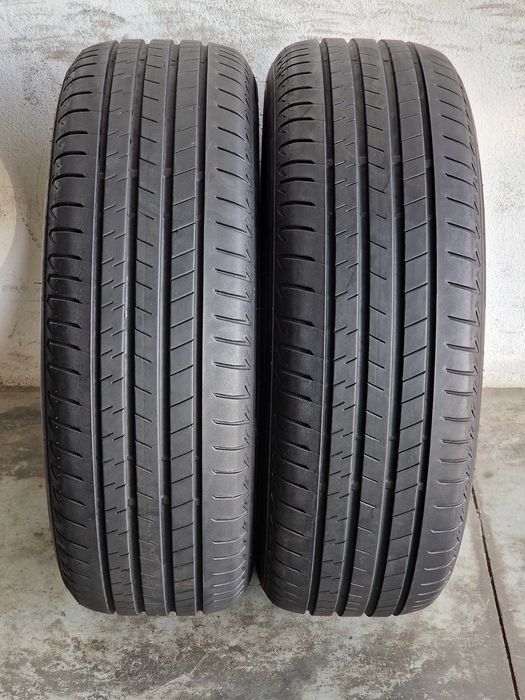 2 Pneus BRIDGESTONE Semi Novos 225/60R18 (BMW)