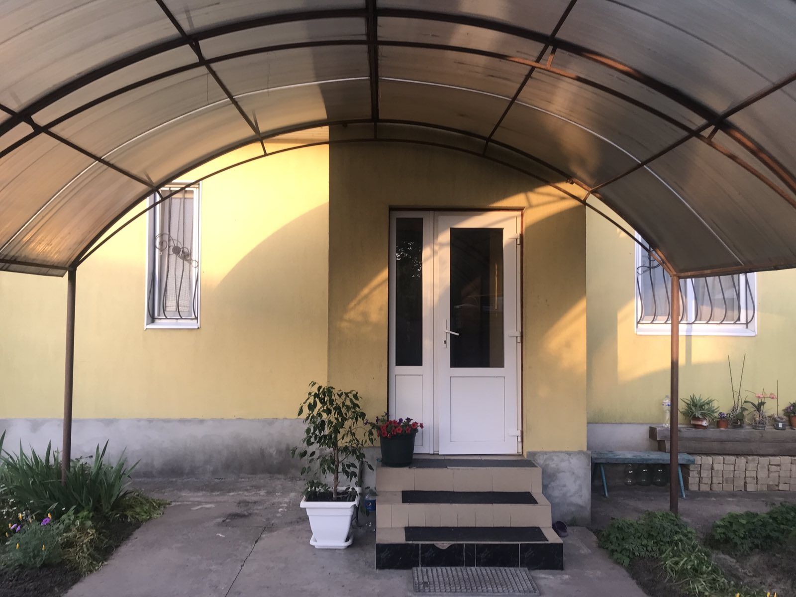 Продам Будинок 140м2 , 10соток,  2ва окремі входа,  2с/в,  Газ !