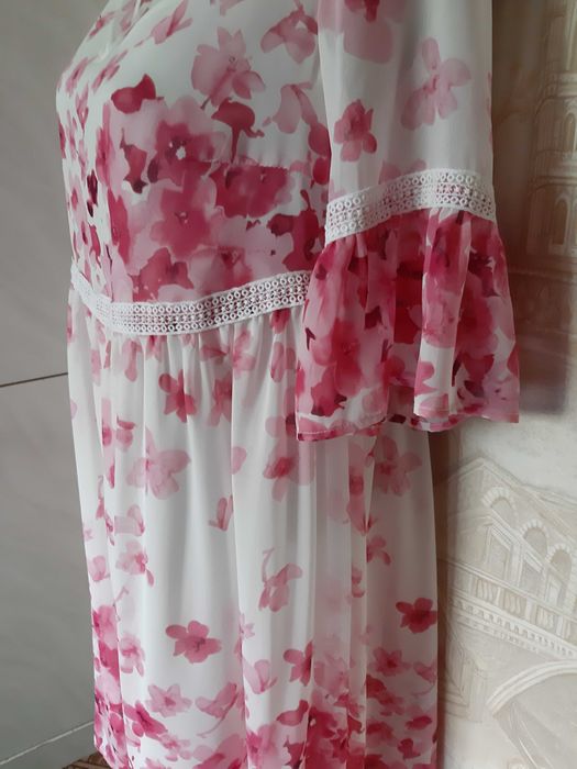 Продам воздушное нарядное платье