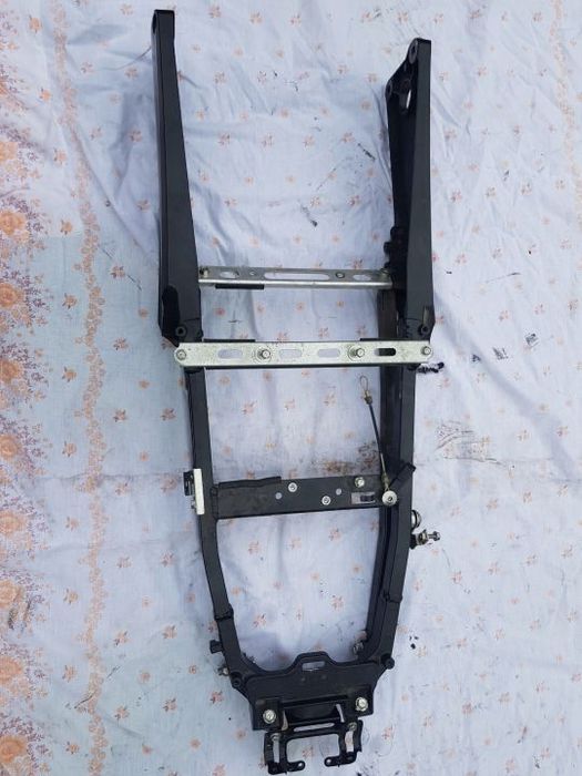 Kawasaki ZZR 1400 stelaż ramka zadupek tył