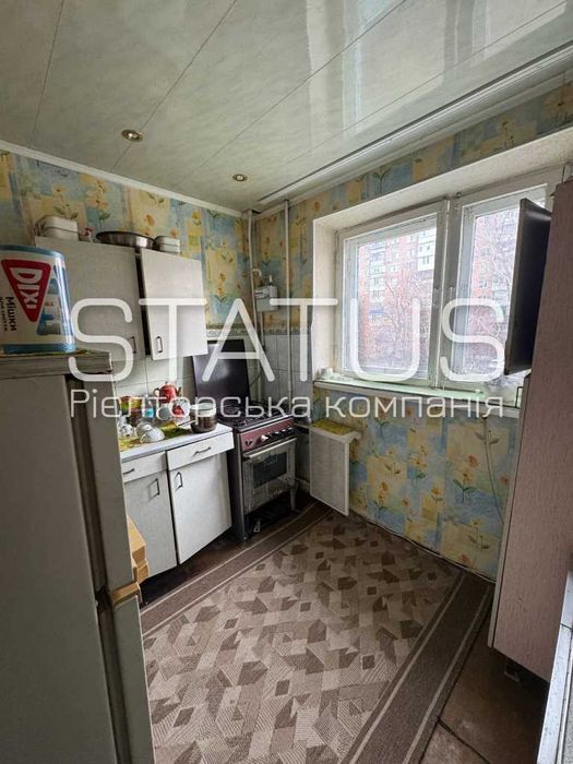 Продаж однокімнатної квартири. Поділ. Вул. Небесної сотні.