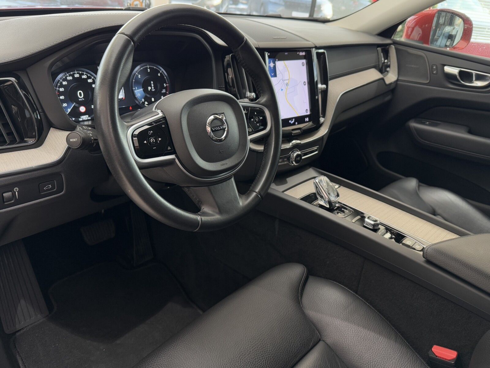 Volvo XC 60 B4 D Inscription AWD, Kamera, FV23, Ambiente, 1-wł