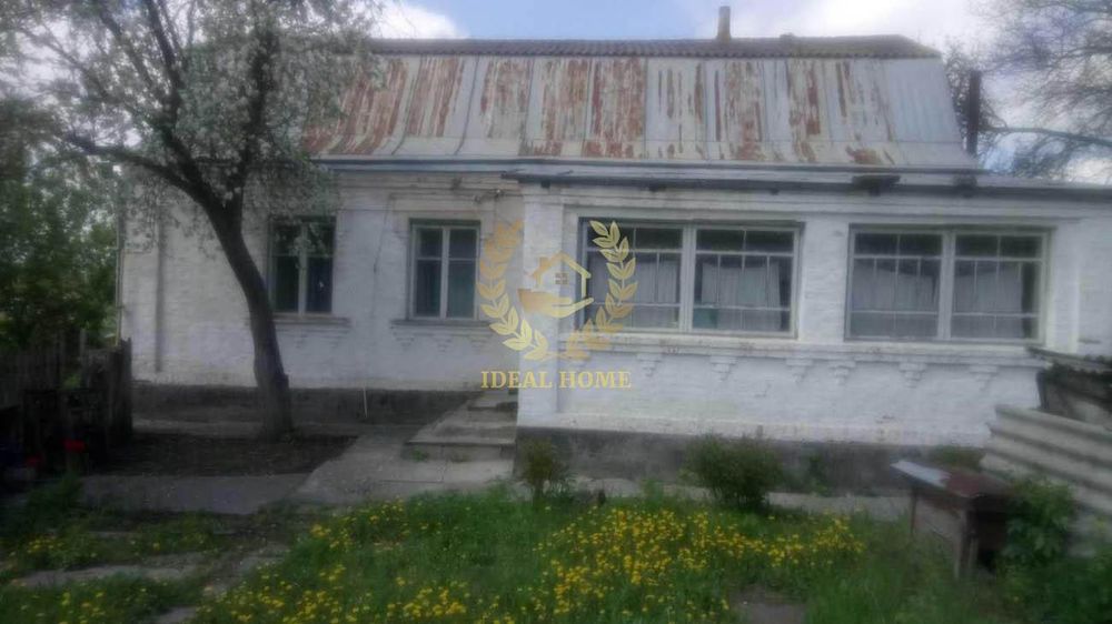 Продам будинок с. Косівка Володарського району під ремонт з земелею