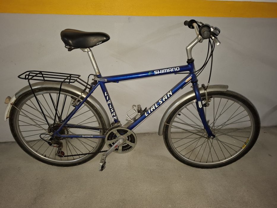 Bicicletas usadas a andar