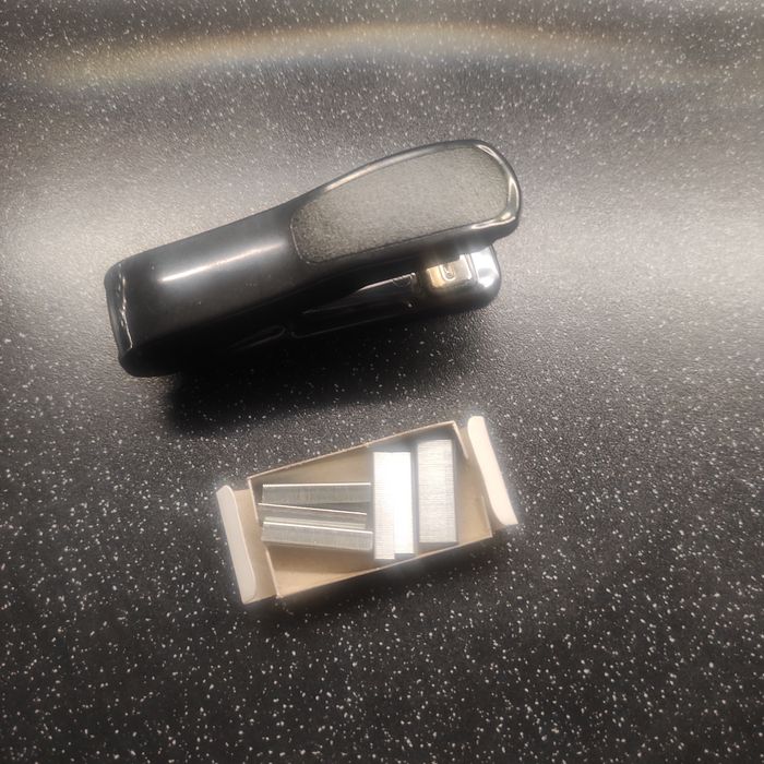 Zszywacz biurowy zszywki 1cm