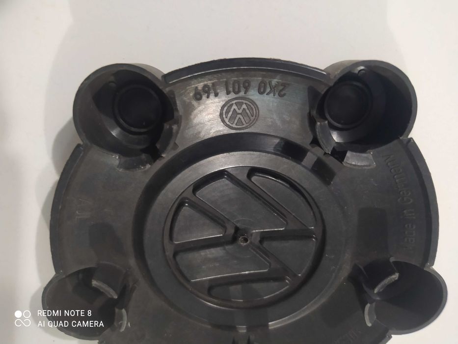 Колпаки на дисках гольф оригинал все 4 штук!!!