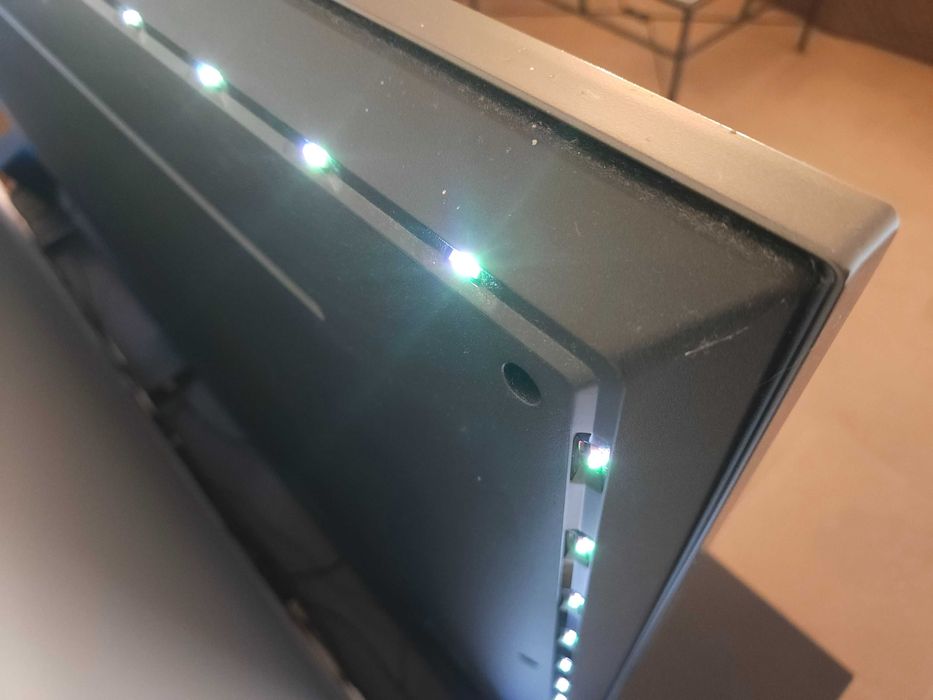 Philips Smart TV LED 4K UHD com AmbiLight 70PUS6724/12