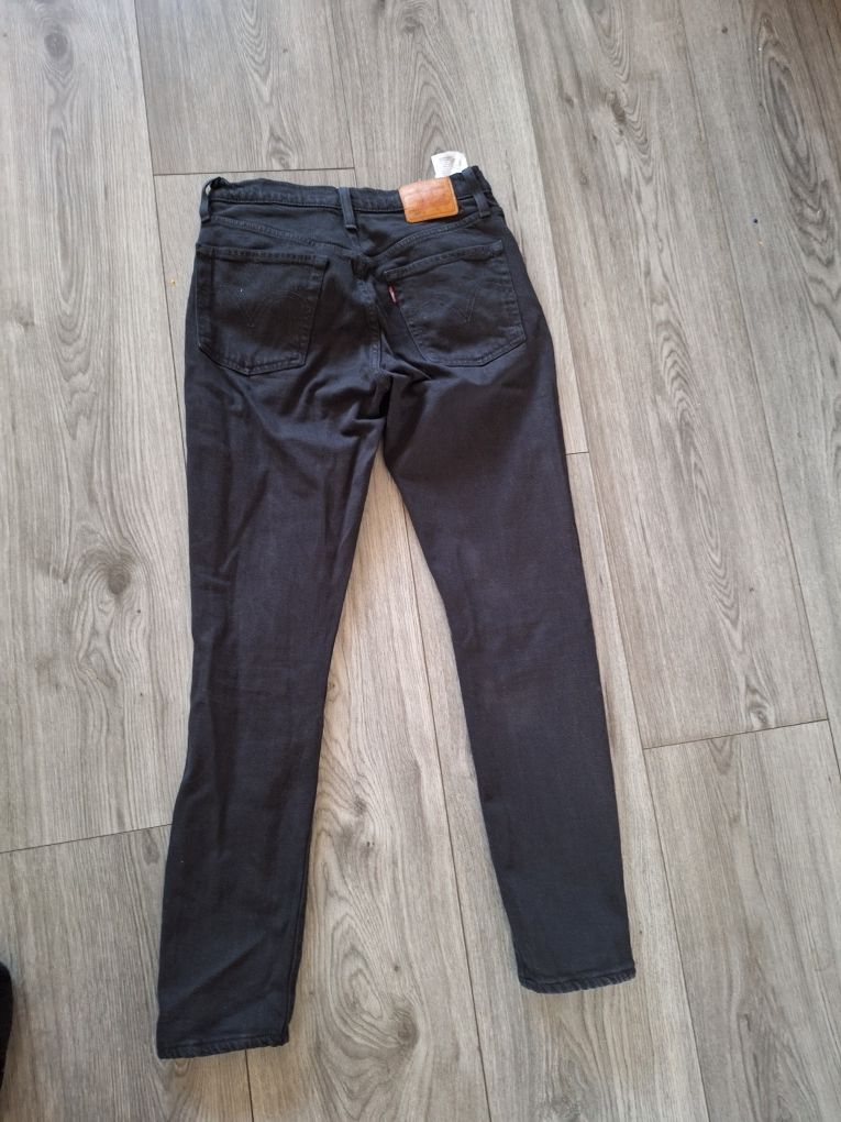 Levis damskie spodnie 501 w26 l30