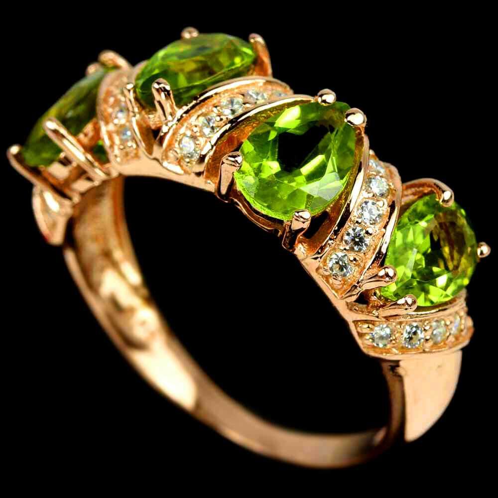 Серебряное кольцо с зеленым перидотом Размер 18.5