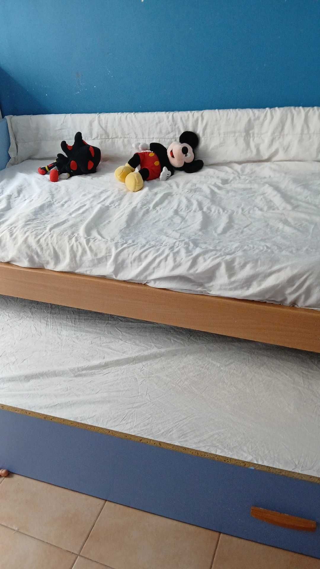Cama / sofá com gavetão