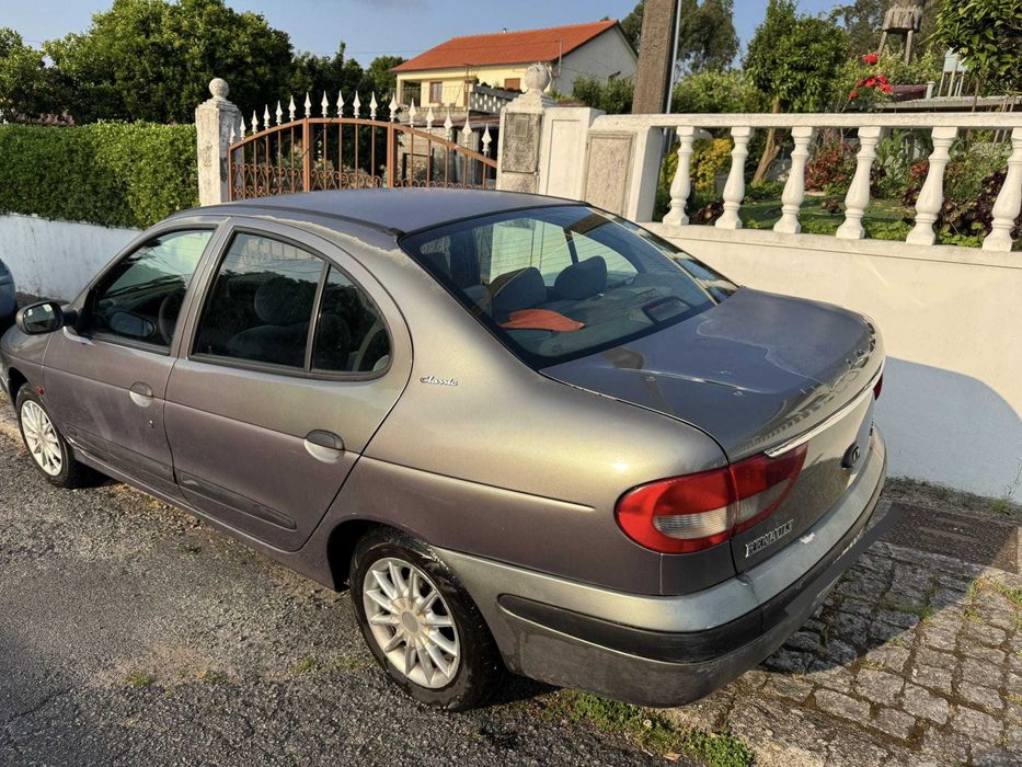 Vendo Renault Mégane Classic 1999 – Espaço, conforto e economia!