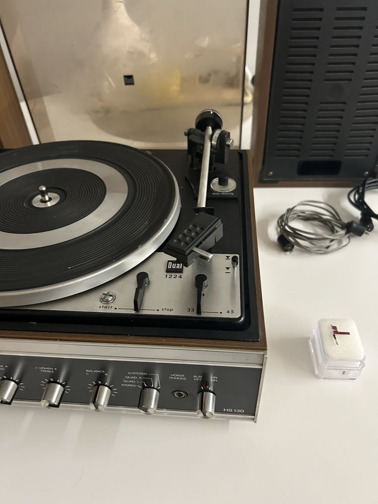 Dual HS 130 gramofon ze wzmacniaczem