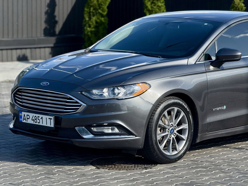 Ford Fusion Hybrid в идеальном состоянии