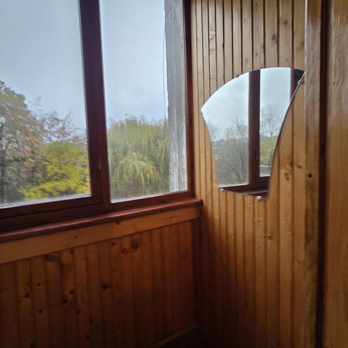 ДОБРОТНА 3 кімнатна квартира біля торгового центру