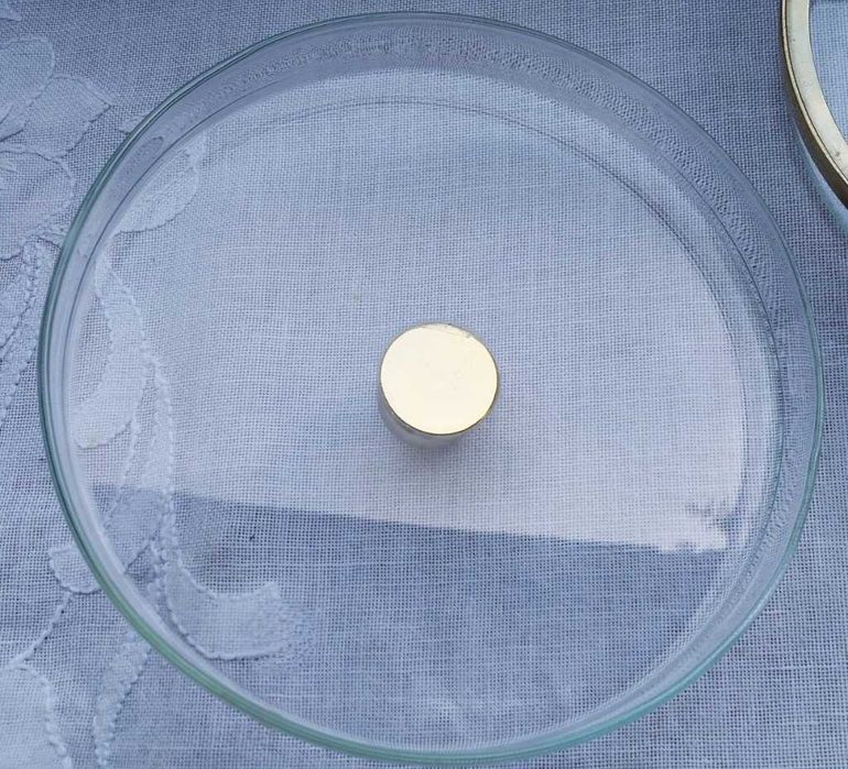 Szklany pojemnik z elementami pozłacanymi Siegl