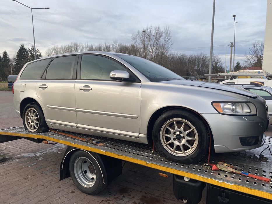 На розбір Volvo V50 2004-2012