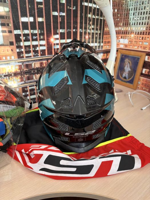 Продам шолом ls2 mx470