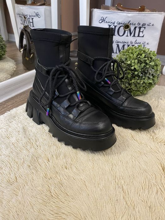 Черевики демісезонні на високій підошві