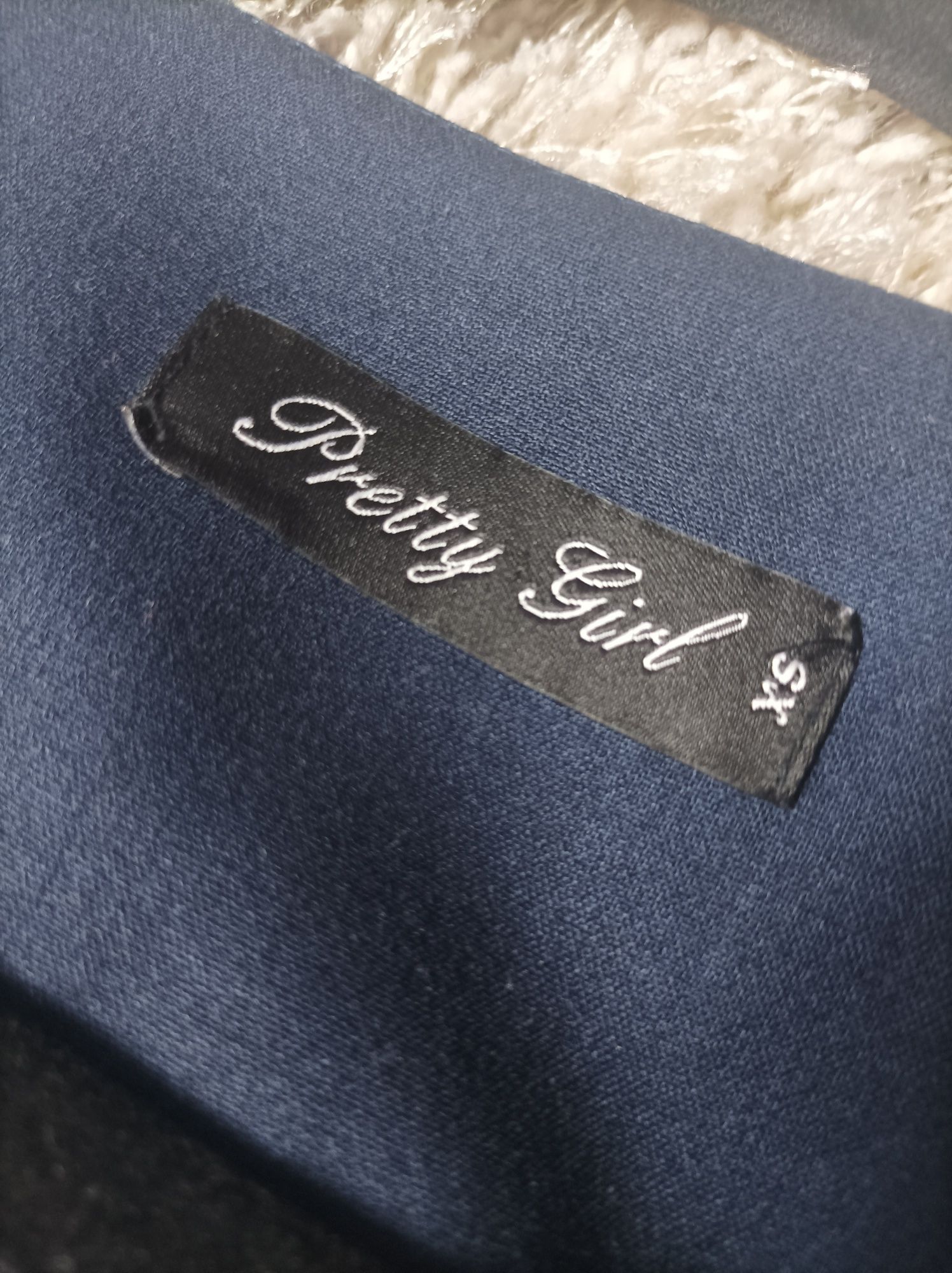 Elegancka granatowa sukienka