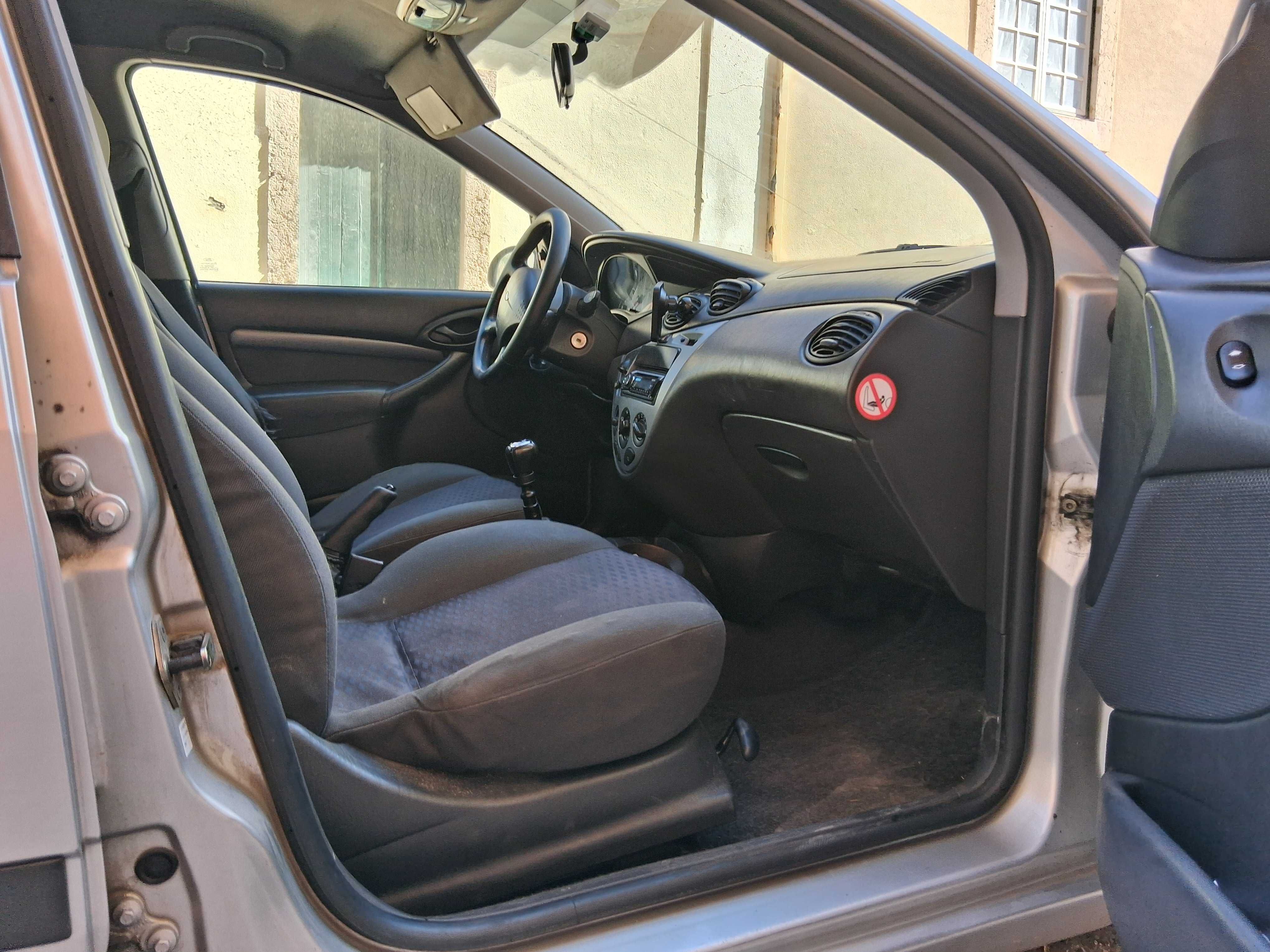 Ford Focus 1.8 TDDI 2000 pneus novos