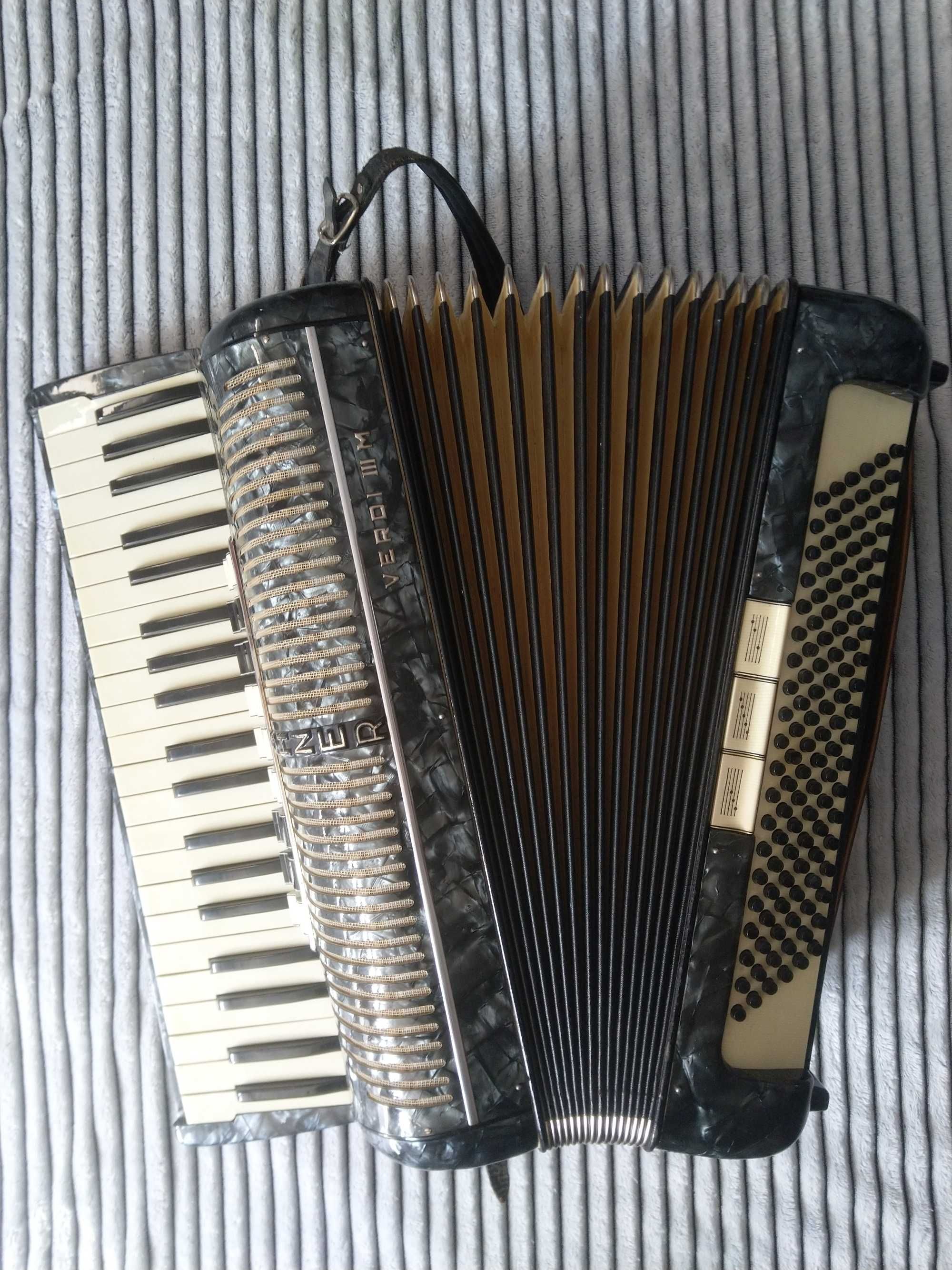 akordeon Hohner 120