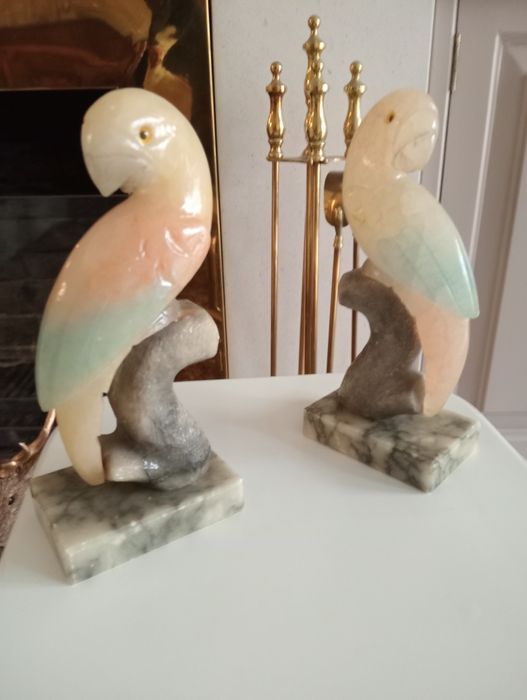 Suportes para livros de alabastro em forma de papagaios