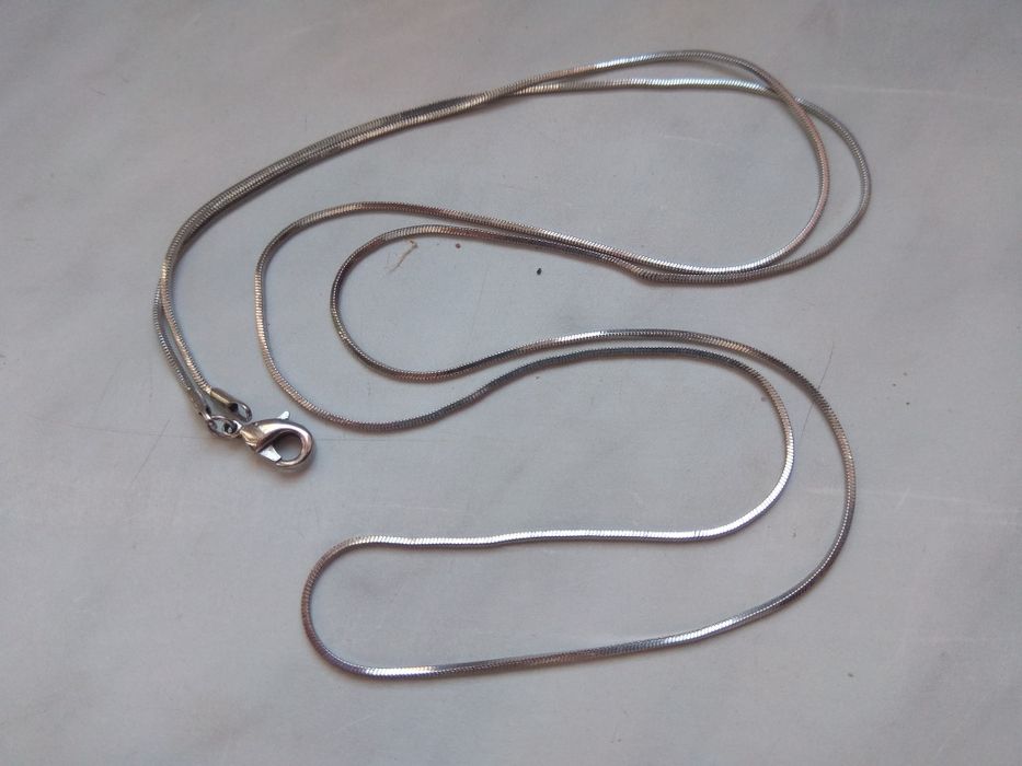 Długi łańcuszek,biżuteria sztuczna