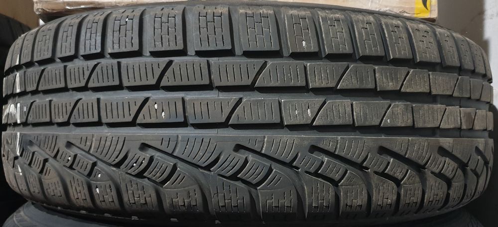 Opona zimowa 205/65 R 17 96H zima Pirelli Sottozero Winter 210
