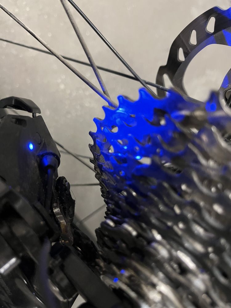 Trek Domane sl5 shimano 105 di2