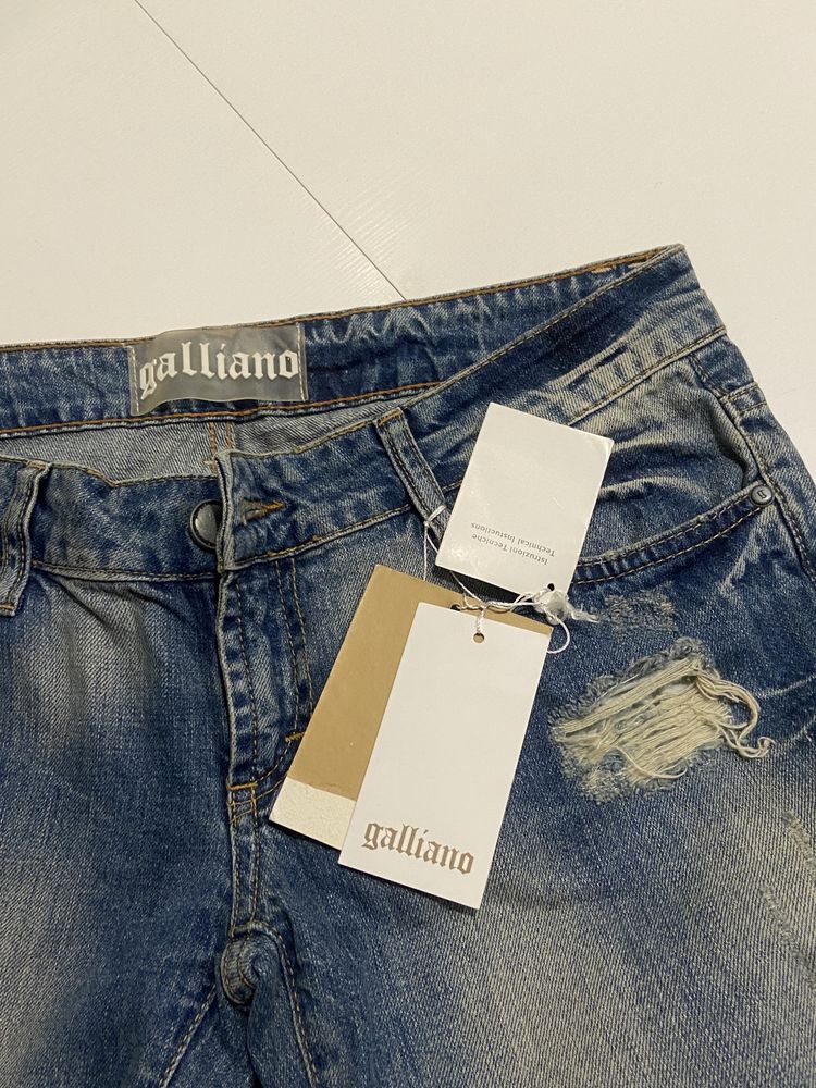 джинсы женские Galliano