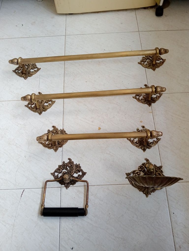 Toalheiros antigos em latão
