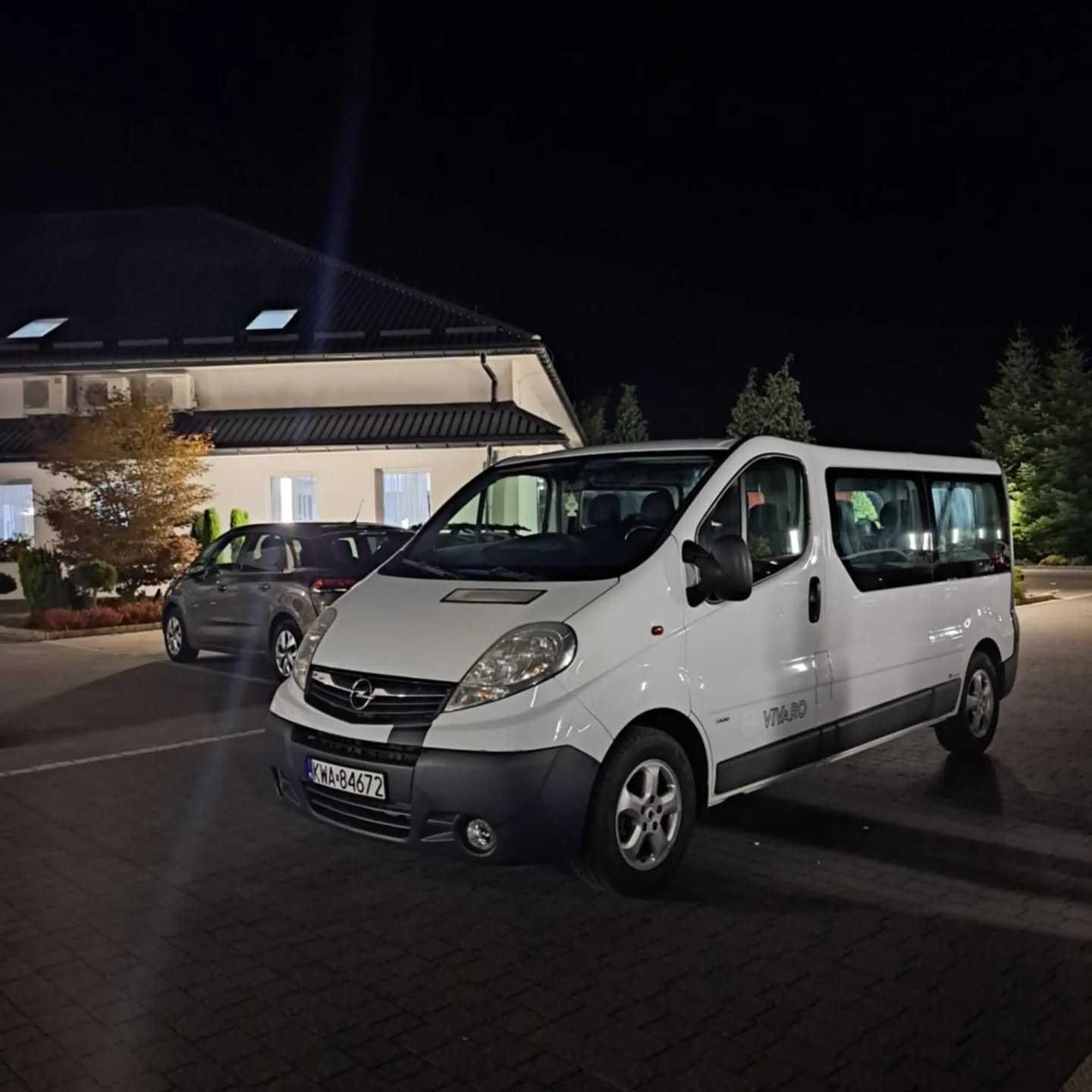 Wynajem Busa 9-osobowego