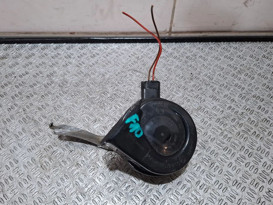 Klakson niskotonowy BMW 5 F10 - F11 Rok 2014 nr 7279782