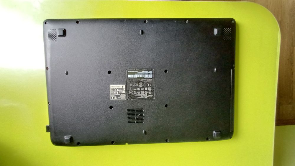 Ноутбук ASER ES1 - 512 модель М52394 15,6"