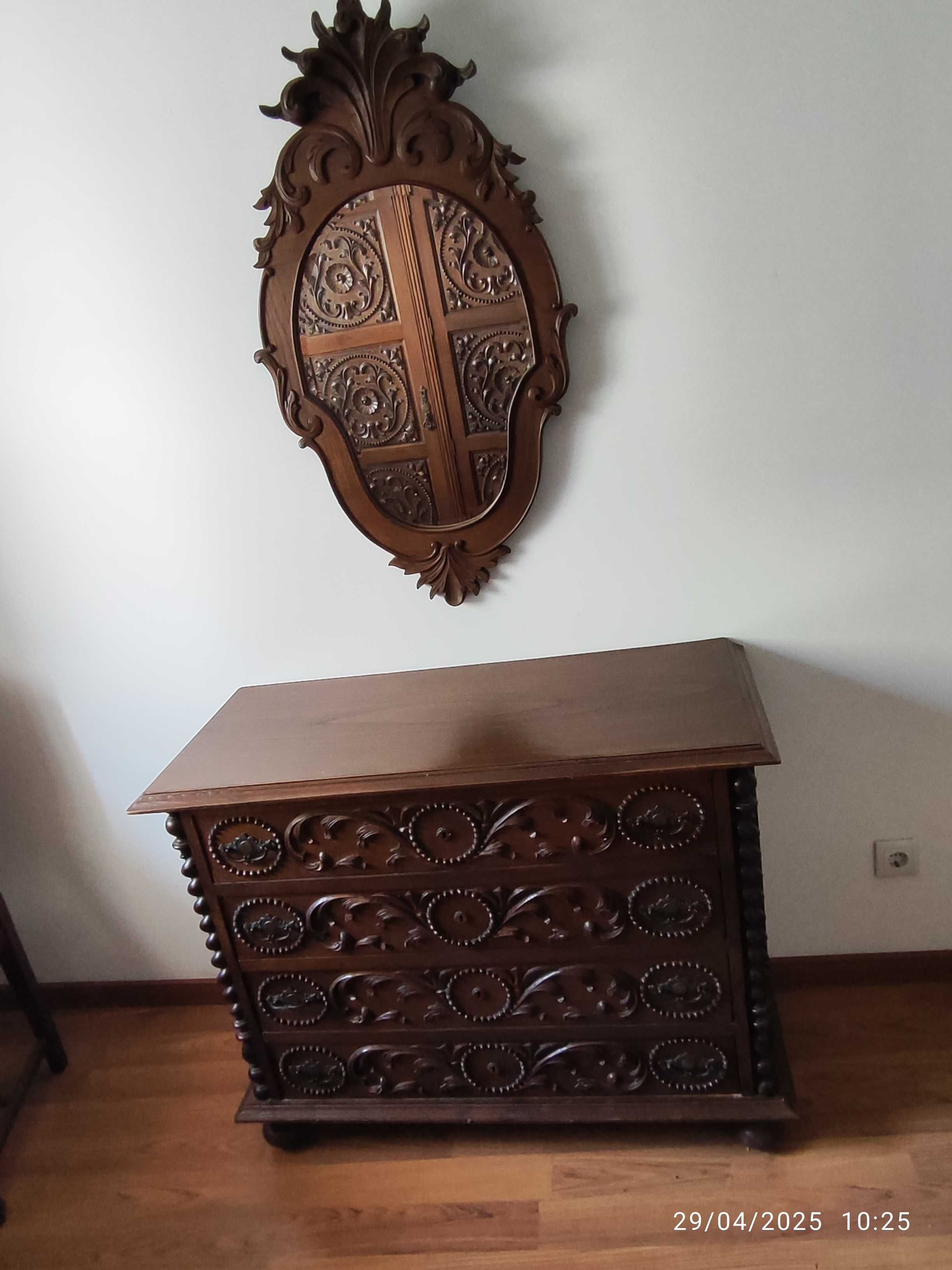 Mobília de Quarto completa Madeira trabalhada