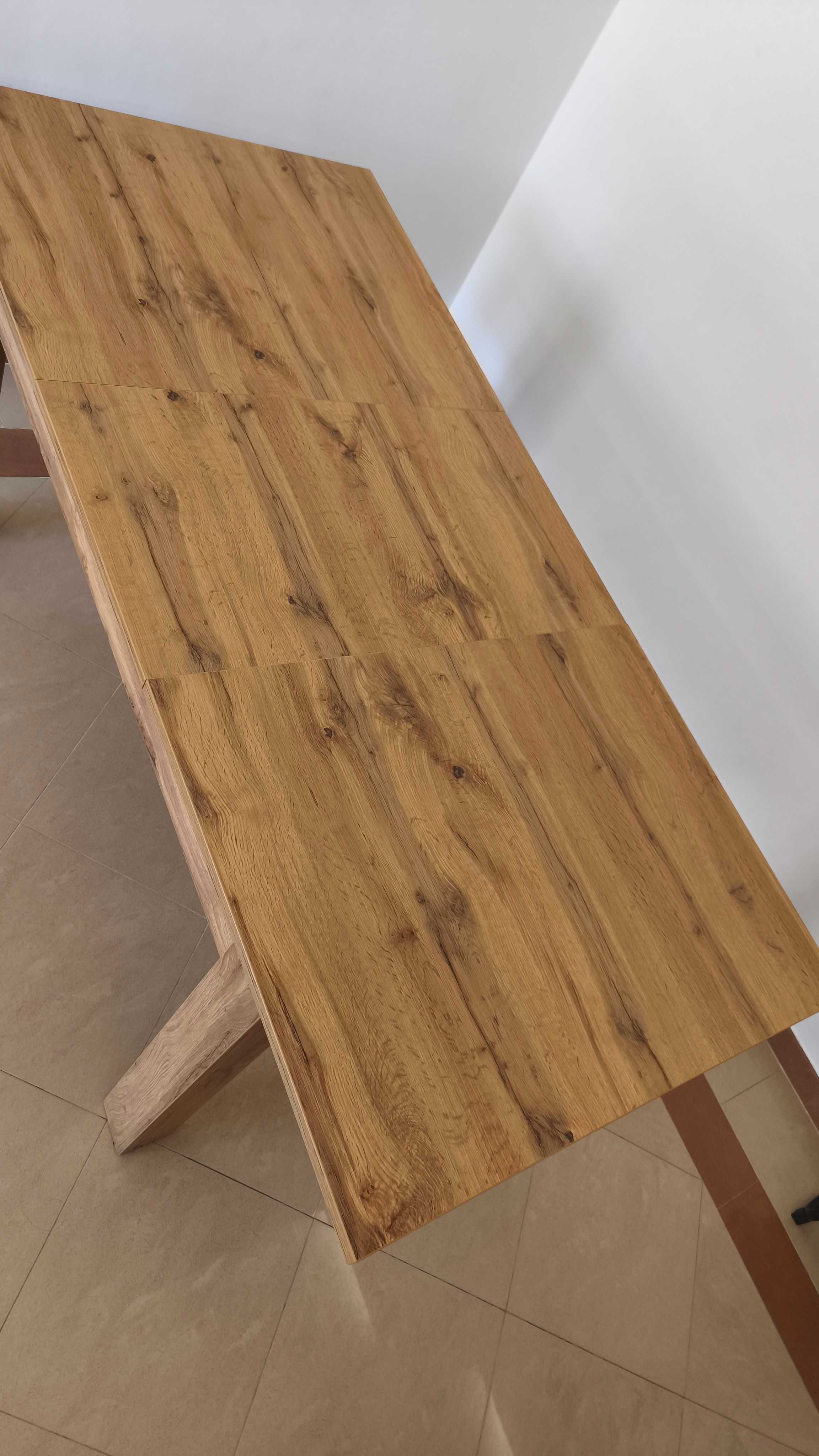 Mesa de jantar retangular extensível