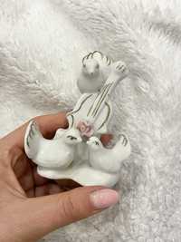 Porcelanowa figurka skrzypce ptaki gołębie turkawki