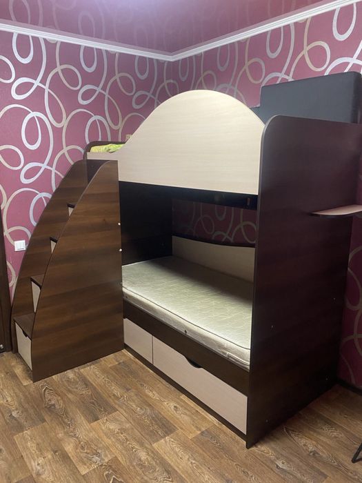 Двоярусне ліжко з ортопедичними матрацами