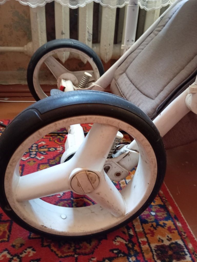 Продам детскую коляску