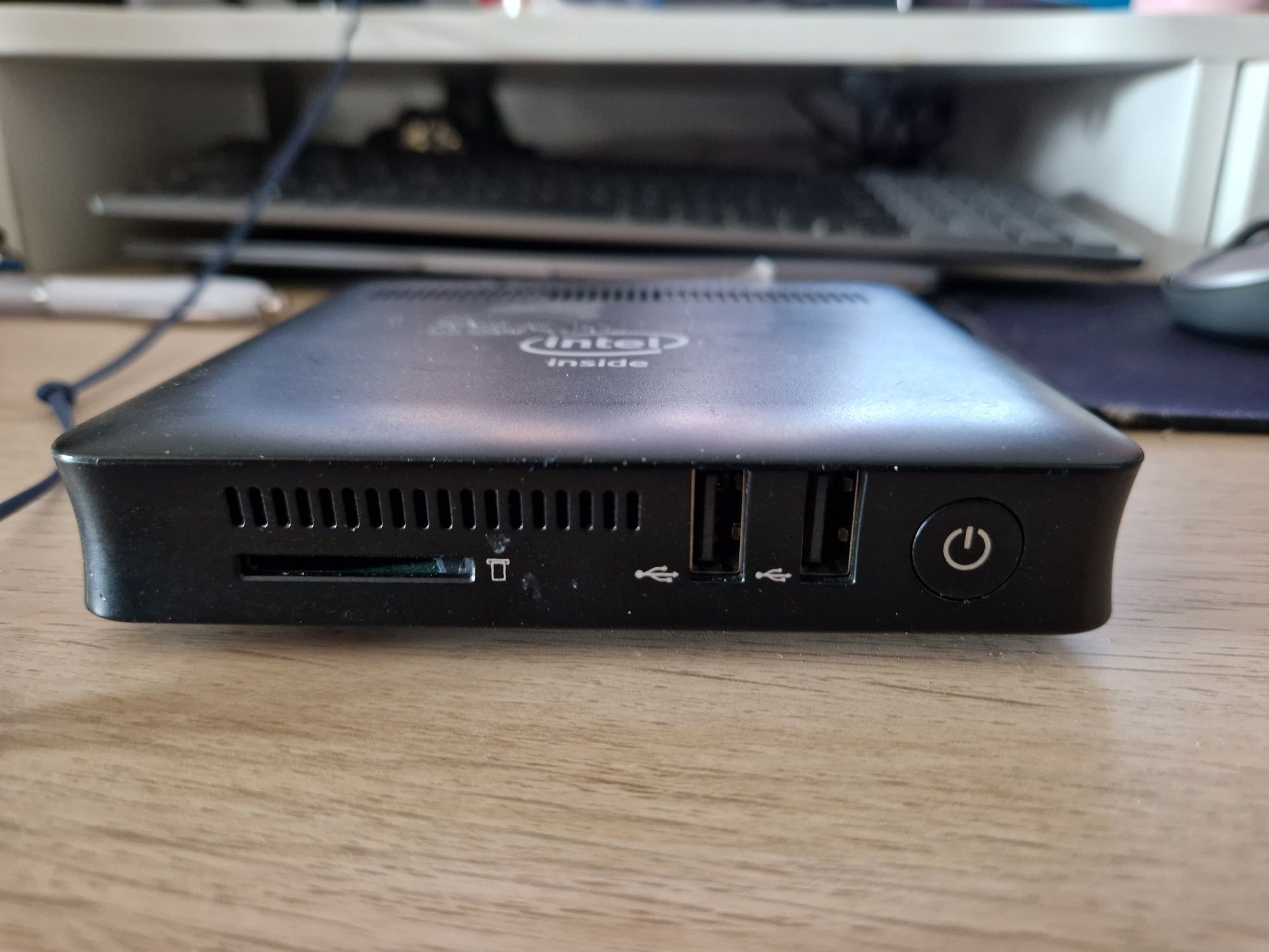 MiniPC Atom Z8350 2GB RAM