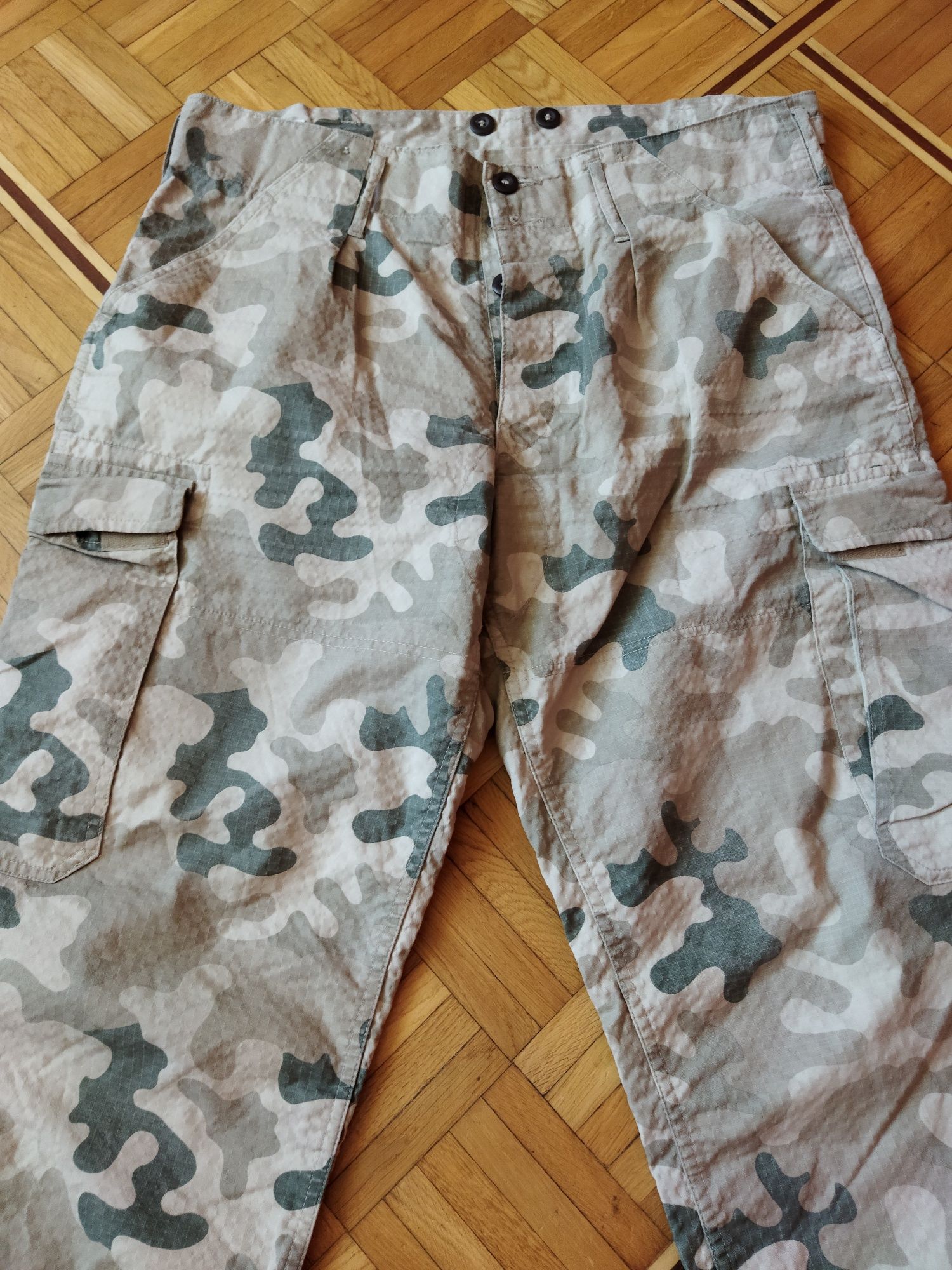 Nowe letnie spodnie wojskowe Kama.94 pas
