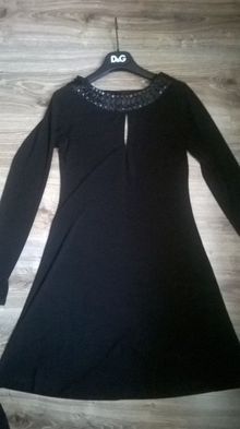 Klasyczna czarna sukienka kamienie M